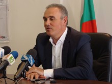 Дружеството на пловдивските писатели скочи на Каймаканов
