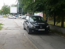 И отново паркиране върху тротоар