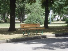 20 нови пейки се монтират в парк "Рибница" 