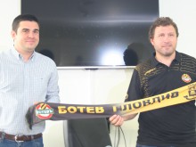 Вуцов при представянето си: Ботев не е удавник, за да го спасяваме