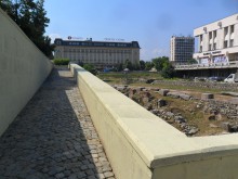 И подлезът до Централна поща блесна от чистота
