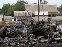 Черните кутии проговориха: Малайзийският самолет е свален с ракета