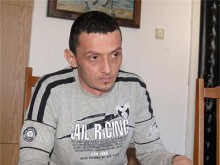 Двоен убиец бил тих като муха в затвора