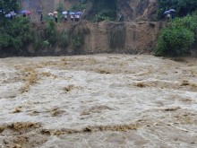 Мизия е под вода, спасяват хората с хеликоптери