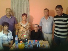 ГЕРБ подари три кубика дърва на 103-годишна жена от пловдивско село
