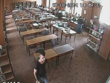 Нагла кражба на лаптоп в библиотека "Иван Вазов", камери запечатаха извършителя!