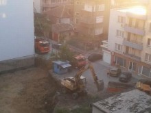 Багери и камиони тормозят жители на Кючука от 7 сутринта