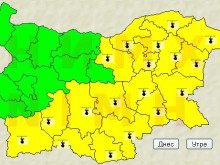 Пак горещини и "жълти" кодове в страната за утре