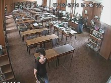 Заловиха автора на наглата кражба на лаптоп от библиотека "Иван Вазов"