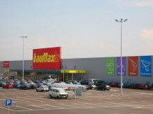BauMax продаде магазините си в България