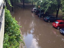 Читателка на Plovdiv24.bg: Как да преплувам ето тази улица, за да отида на работа?