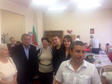 Кандидат-депутати от ГЕРБ с поръчение от пенсионери в "Тракия"