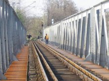 Влак запрати човек в коритото на Марица