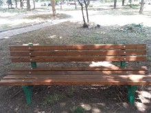 Поставиха нови пейки в "Северен"