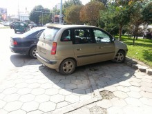 Тротоар: Идеалното място за паркиране в Пловдив!