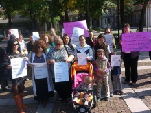 Майки протестираха в Пловдив в подкрепа на 13-годишната Ана-Мария