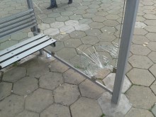 Грозно: Поредна спирка в Пловдив стана жертва на вандали!