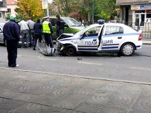 Лудо преследване, потрошена патрулка и стрелба при залавянето на 26-годишен криминоген в Пловдив!