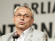Прокуратурата разследва Ахмед Доган заради кредит от КТБ