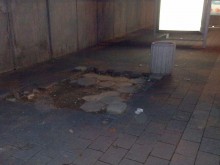 Lafka изчезна от спирка в Пловдив, остави разбита настилка 