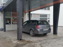 Наглец пред ДКЦ V в "Тракия"