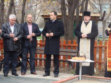 Тържествено откриха нова детска площадка в "Северен"
