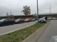 Наглец намери "паркомясто" в зелена площ на бул. "Марица"