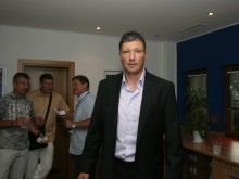 Уволняват Любо дисциплинарно