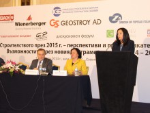Павлова: Нови 120 км магистрали и 340 км пътища ще има България през 2015 г.