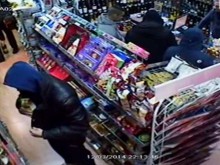 Видео 1: Вижте как се краде показно в Пловдив! Има ли полиция?