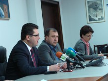 Четири полицейски управления издирвали нападателя на д-р Пеевска