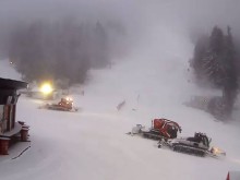 Снегът зарадва скиорите в Пампорово