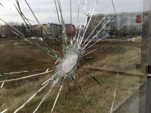 Грозно: Вандали потрошиха поредна спирка в Пловдив