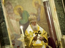 Патриарх Неофит: Да встъпим в 2015 г. с твърда надежда за Божията помощ