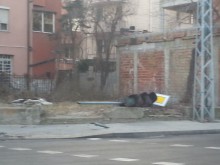 Стар "Чавдар" помля светофар на оживено кръстовище в Пловдив!