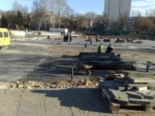Работата по езерото с Пеещите фонтани не спира дори в събота, атракцията трябва да е готова през май