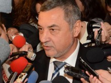 Валери Симеонов за "Шарли ебдо": Търговска акция, френските служби са некадърни