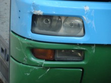 Автобус без спирачки едва не предизвика трагедия на спирката на Гарата