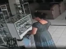 Жена открадна телевизор, скри го под полата си