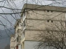 Санират луксозни сгради, отказват обновяване на разпадащи се панелки
