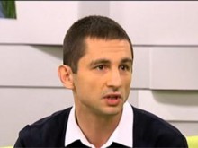 Момчето, било лекар: Докторът ме хвана за гърлото, затова го ударих