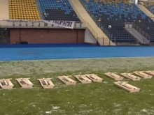 Фенове заплашиха футболисти на Завиша Бидгошч с ковчези