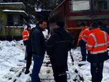 Министър Московски разпореди намаляване на скоростта на влаковете след инцидента в Стряма