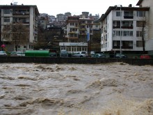 Затруднено е движението по пътищата в област Смолян