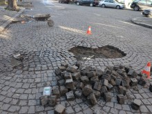 Аварийни ремонти текат по централни улици и булеварди в Пловдив