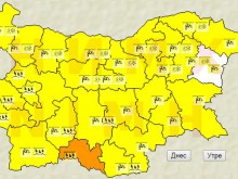 Внимание: Дъжд, вятър и виелици от утре!