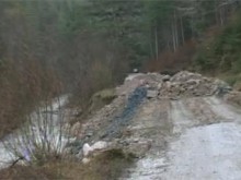 Свлачищата откъснаха смолянско село от света