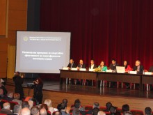 Министър към пловдивчани: Пийте по една ракия със съседите и се разберете за санирането!