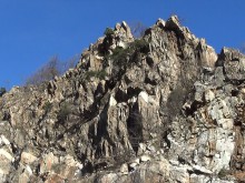 1000 тона скали затрупаха пътя Кричим-Девин