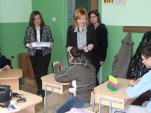 Зарадваха децата от ПУ "Стефан Караджа" с мартенички